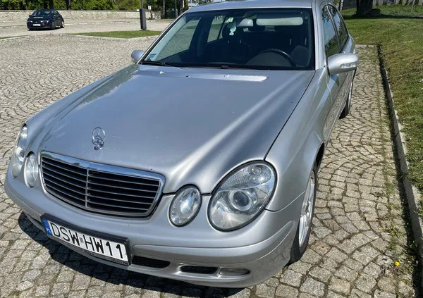 Mercedes-Benz Klasa E cena 25900 przebieg: 352642, rok produkcji 2004 z Strzegom